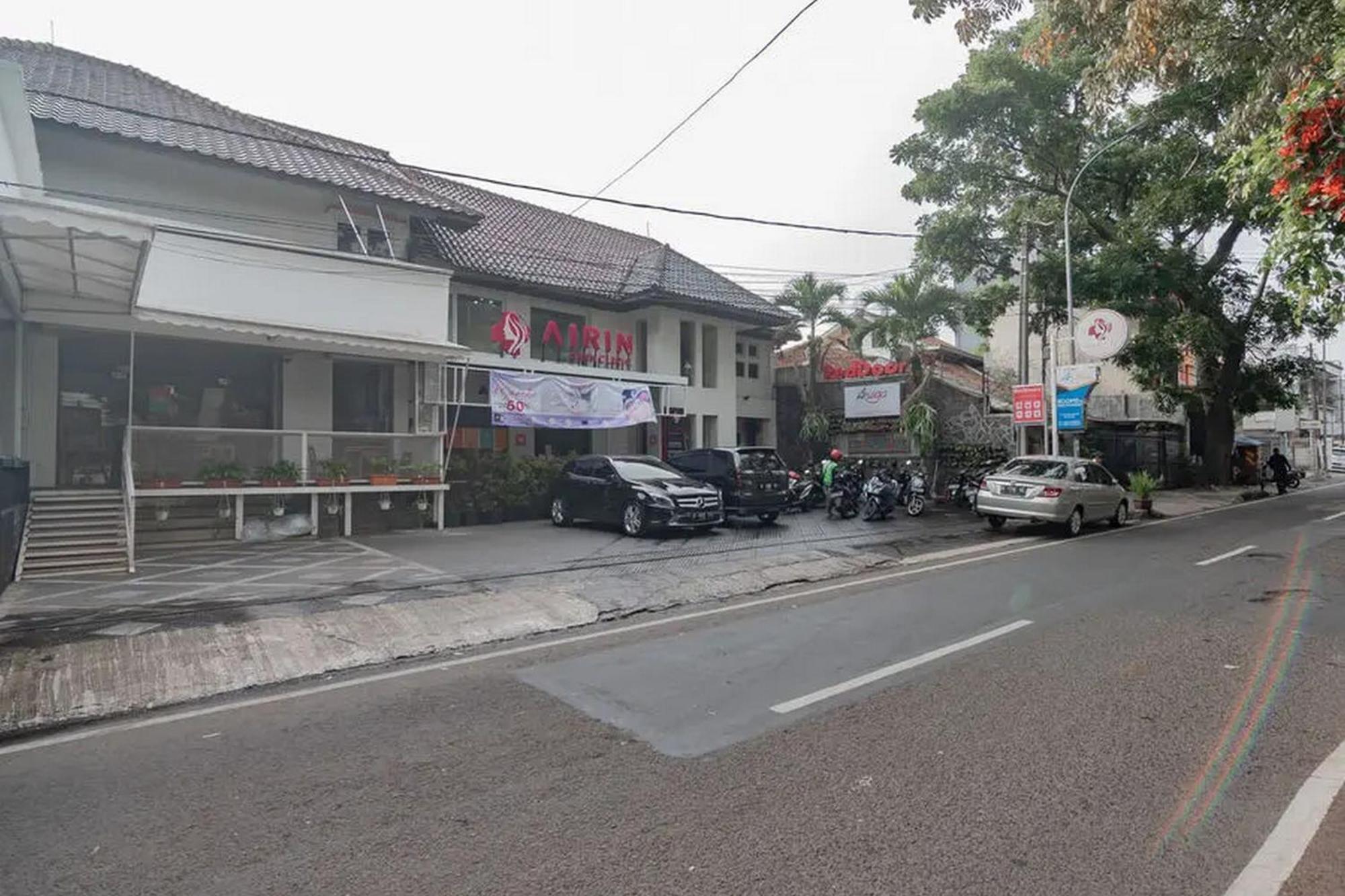 RedDoorz At Arwiga Hotel Bandung Exterior foto