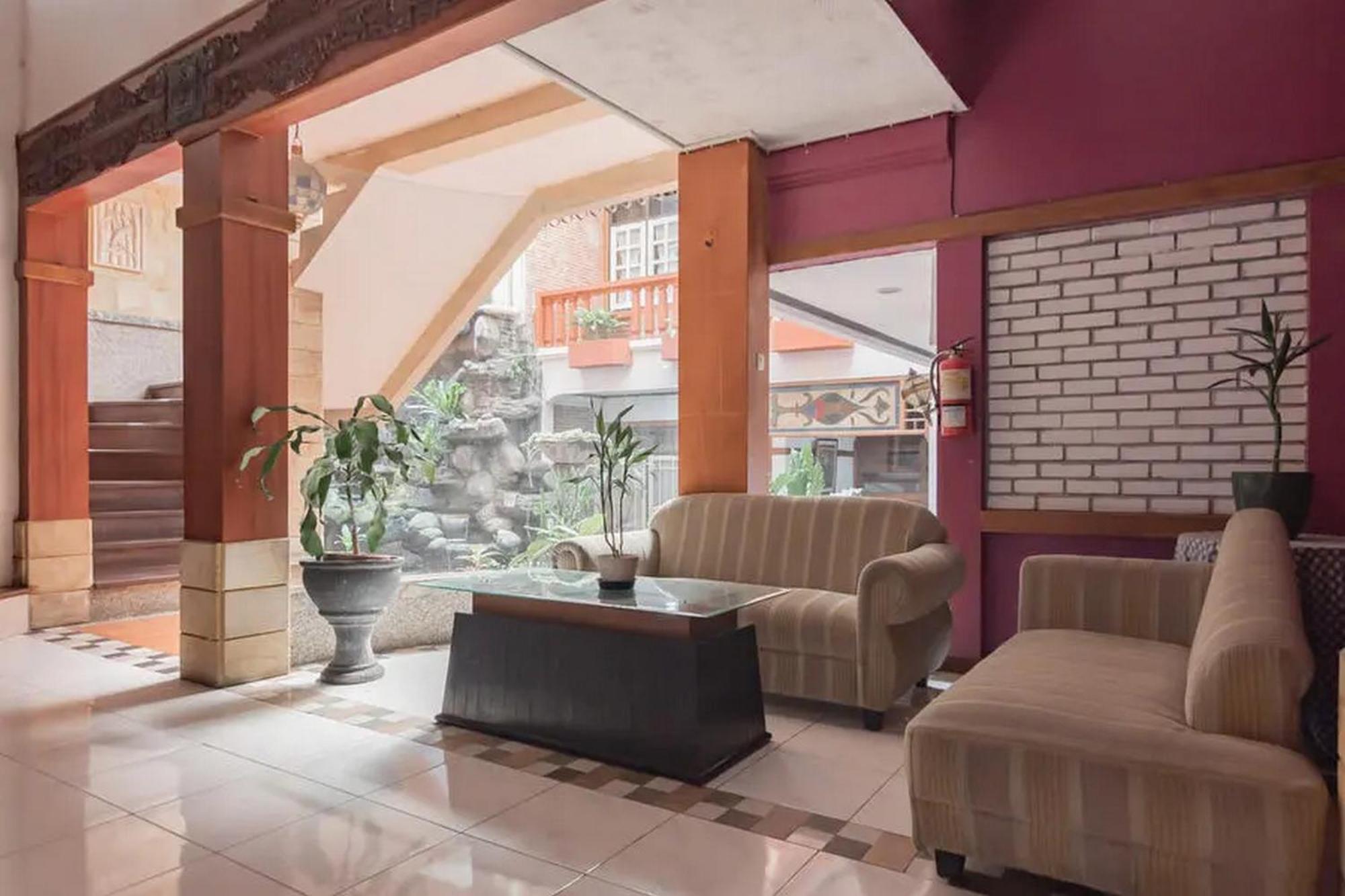 RedDoorz At Arwiga Hotel Bandung Exterior foto